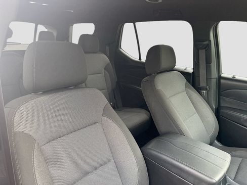 Used 2023 Chevrolet Traverse LT FWD image 28
