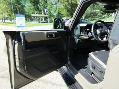 Used 2025 Ford Bronco Big Bend AWD/4WD image 9