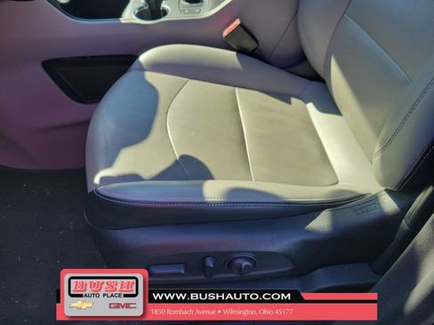 Used 2024 GMC Terrain SLT FWD image 19