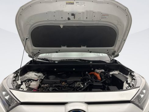 Used 2021 Toyota RAV4 LE AWD/4WD image 23