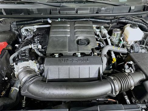 Used 2025 Nissan Frontier PRO-4X w/ Pro Convenience Package image 9