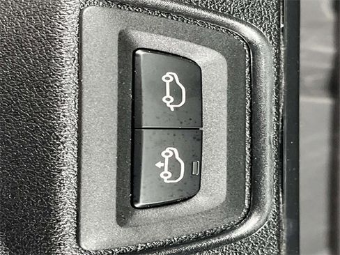 Used 2025 BMW X5 xDrive50e w/ Premium Package image 24