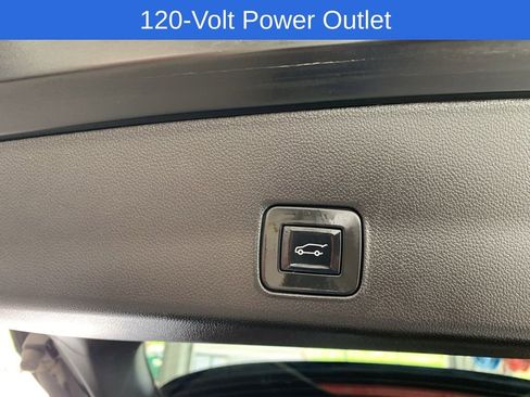 Used 2023 Chevrolet TrailBlazer RS w/ Sun and Liftgate Package image 16