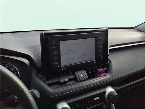 Used 2021 Toyota RAV4 LE image 7