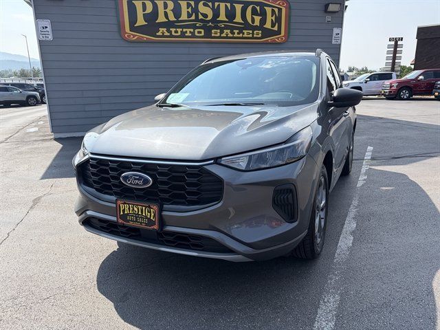 Used 2024 Ford Escape ST-Line AWD/4WD image 2