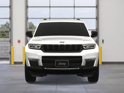 New 2024 Jeep Grand Cherokee L Limited w/ Black Appearance Package image 9