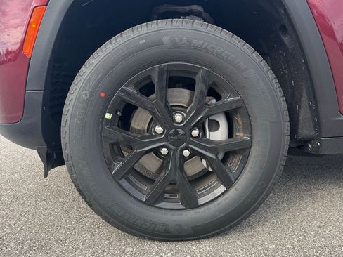New 2026 Jeep Grand Cherokee Altitude AWD/4WD image 2