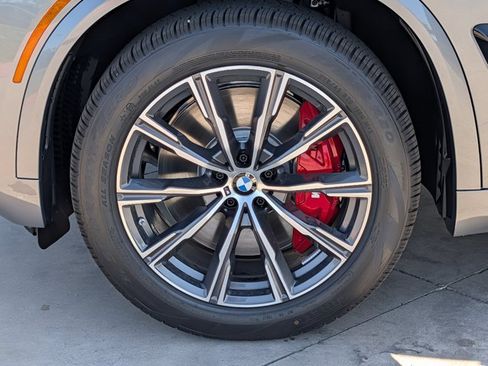 New 2026 BMW X5 xDrive50e w/ Executive Package AWD/4WD image 10