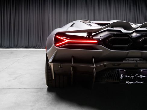 Used 2024 Lamborghini Revuelto AWD/4WD image 44