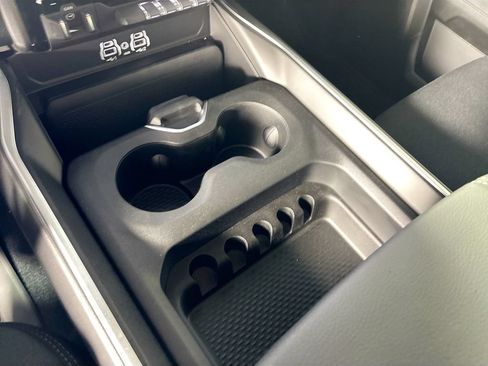 New 2026 RAM 2500 Big Horn AWD/4WD image 15