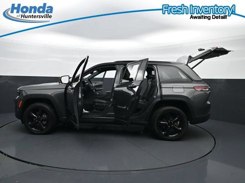 Used 2023 Jeep Grand Cherokee Altitude AWD/4WD image 44