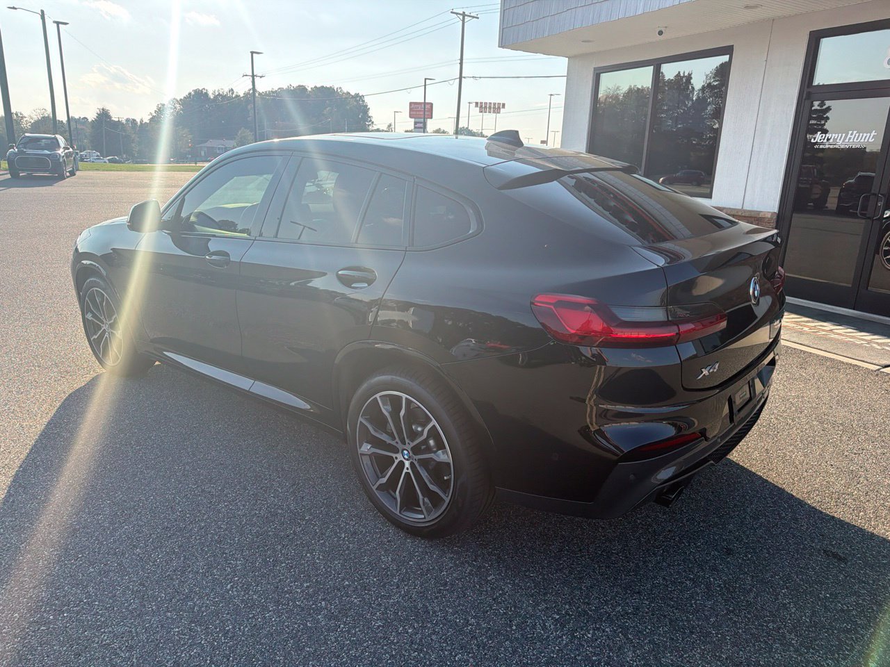 Used 2021 BMW X4 xDrive30i w/ M Sport Package AWD/4WD image 6
