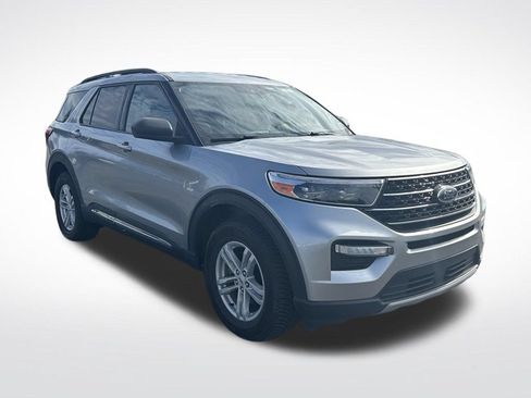 Used 2021 Ford Explorer XLT w/ Equipment Group 202A AWD/4WD image 7
