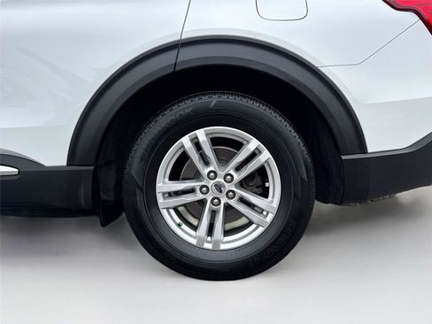 Used 2020 Ford Explorer XLT w/ Equipment Group 202A image 28