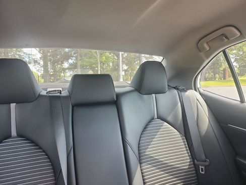 Used 2023 Toyota Camry SE FWD image 9