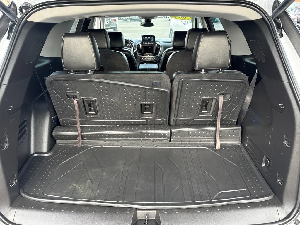 Used 2019 Chevrolet Traverse LT w/ LT Premium Package AWD/4WD image 27