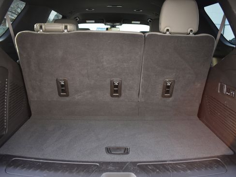 Used 2022 Chevrolet Tahoe LT w/ Luxury Package image 35