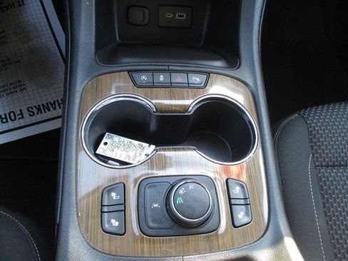 Used 2023 GMC Acadia SLE w/ Driver Convenience Package FWD image 23