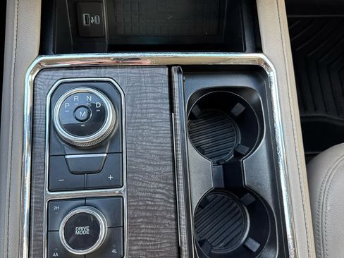 Used 2021 Ford Expedition Limited image 42