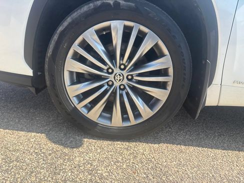 Used 2020 Toyota Highlander Limited AWD/4WD image 23