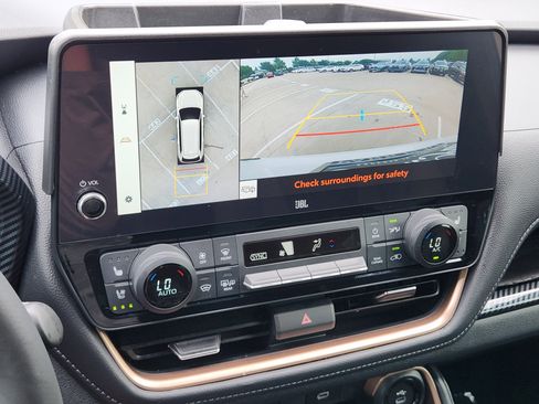 Used 2024 Toyota Grand Highlander AWD Hybrid image 10