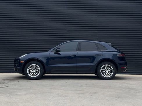 Certified 2021 Porsche Macan AWD/4WD image 2