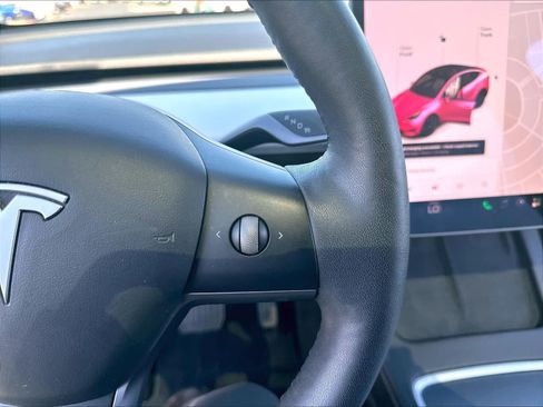 Used 2021 Tesla Model Y Long Range AWD/4WD image 14