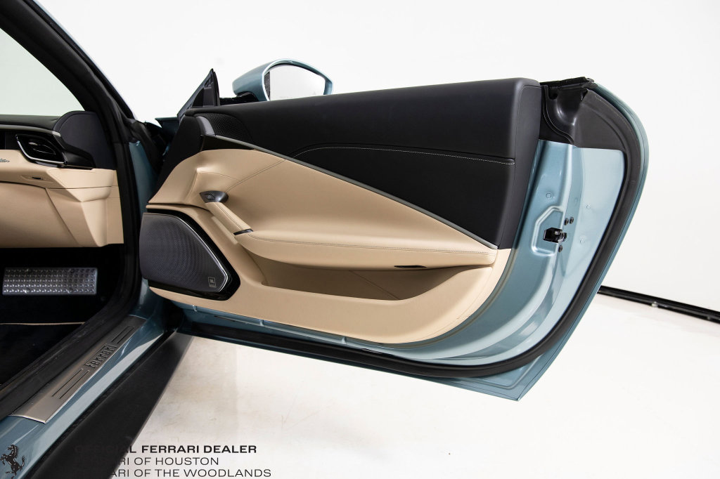 Certified 2024 Ferrari Roma Spider RWD image 23