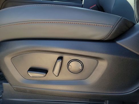 New 2025 Ford Explorer Active w/ Active Comfort Package RWD image 20