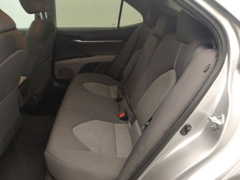 Used 2021 Toyota Camry LE image 18