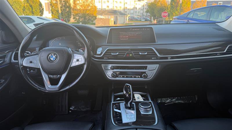 Used 2021 BMW 740i xDrive AWD/4WD image 29