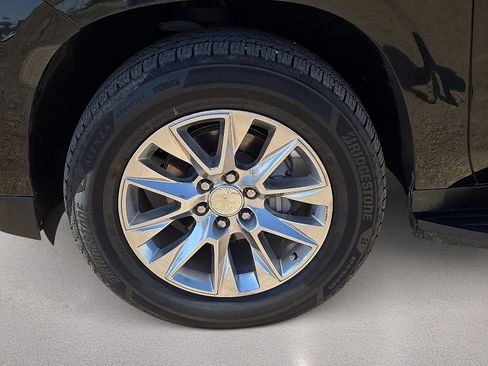 Used 2022 Chevrolet Suburban Premier AWD/4WD image 10