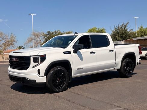 Used 2024 GMC Sierra 1500 Elevation w/ X31 Off-Road Package AWD/4WD image 2