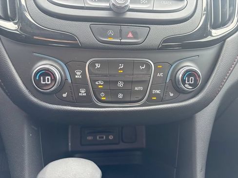 Used 2023 Chevrolet Equinox RS w/ RS Leather Package FWD image 19