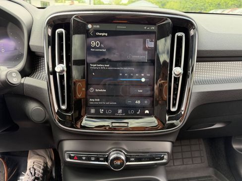Used 2021 Volvo XC40 P8 Recharge w/ Advanced Package AWD/4WD image 18