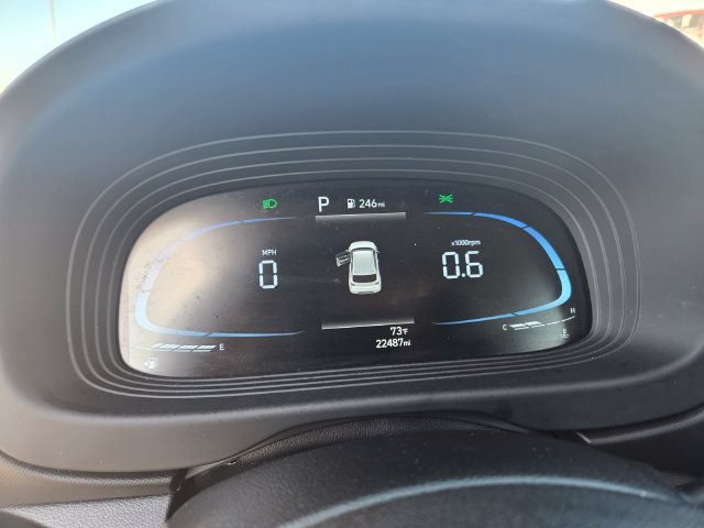Used 2025 Hyundai Venue SEL FWD image 18