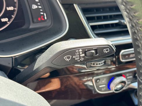 Used 2018 Audi Q7 3.0T Prestige AWD/4WD image 34