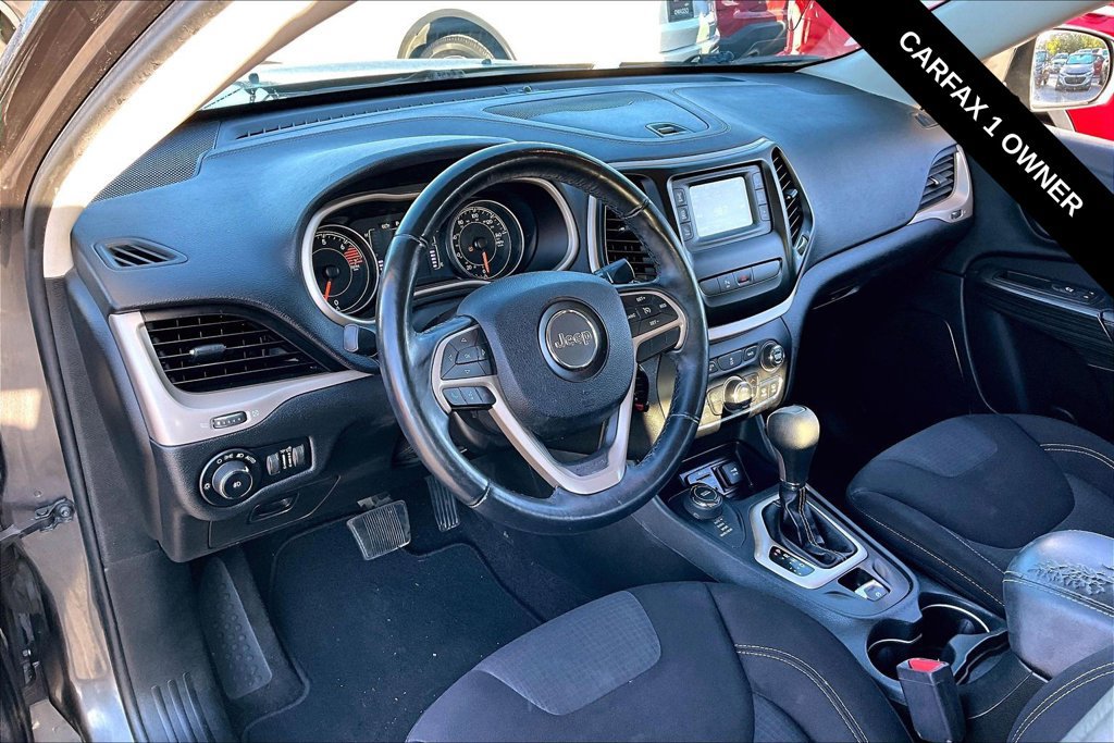 Used 2016 Jeep Cherokee Latitude w/ Safety/Convenience Group AWD/4WD image 11
