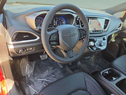 New 2026 Chrysler Pacifica Select w/ S Appearance Package FWD image 38