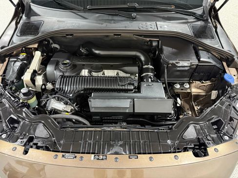 Used 2016 Volvo V60 T5 Cross Country image 70
