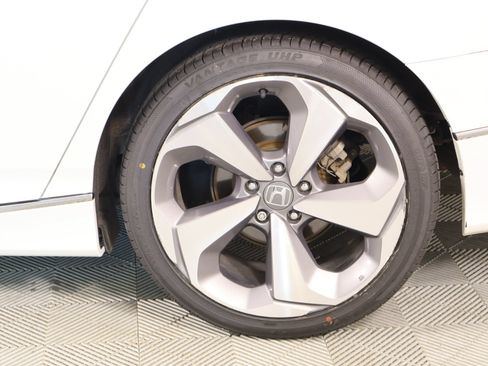 Used 2019 Honda Accord Touring image 19