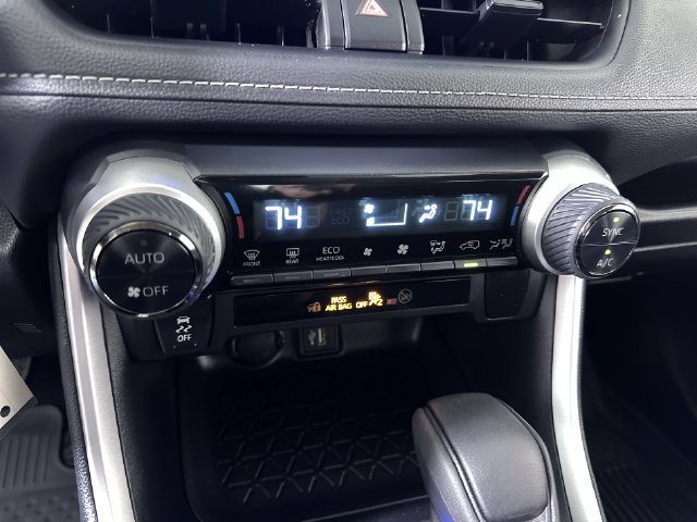 Used 2025 Toyota RAV4 LE AWD/4WD image 17