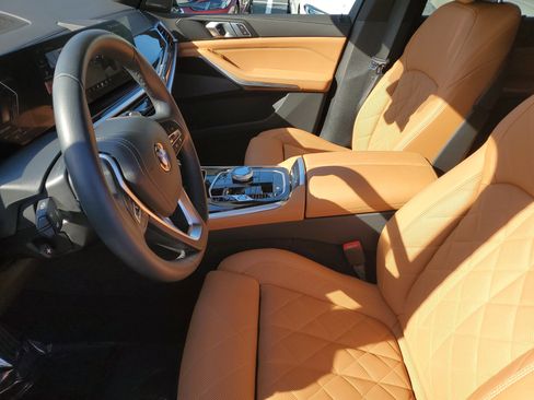 Used 2024 BMW X5 xDrive40i w/ Executive Package image 21