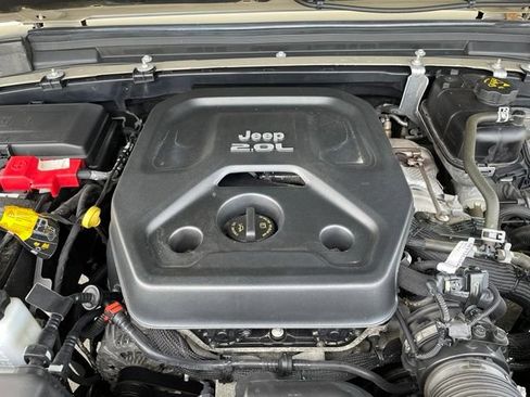 Used 2022 Jeep Wrangler Rubicon w/ LED Lighting Group AWD/4WD image 31