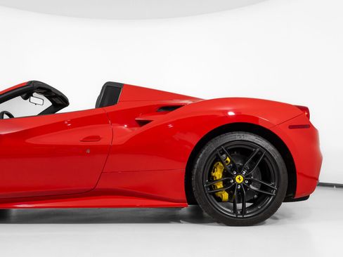 Used 2018 Ferrari 488 Spider RWD image 15