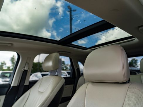 Used 2016 Ford Edge Titanium AWD/4WD image 17