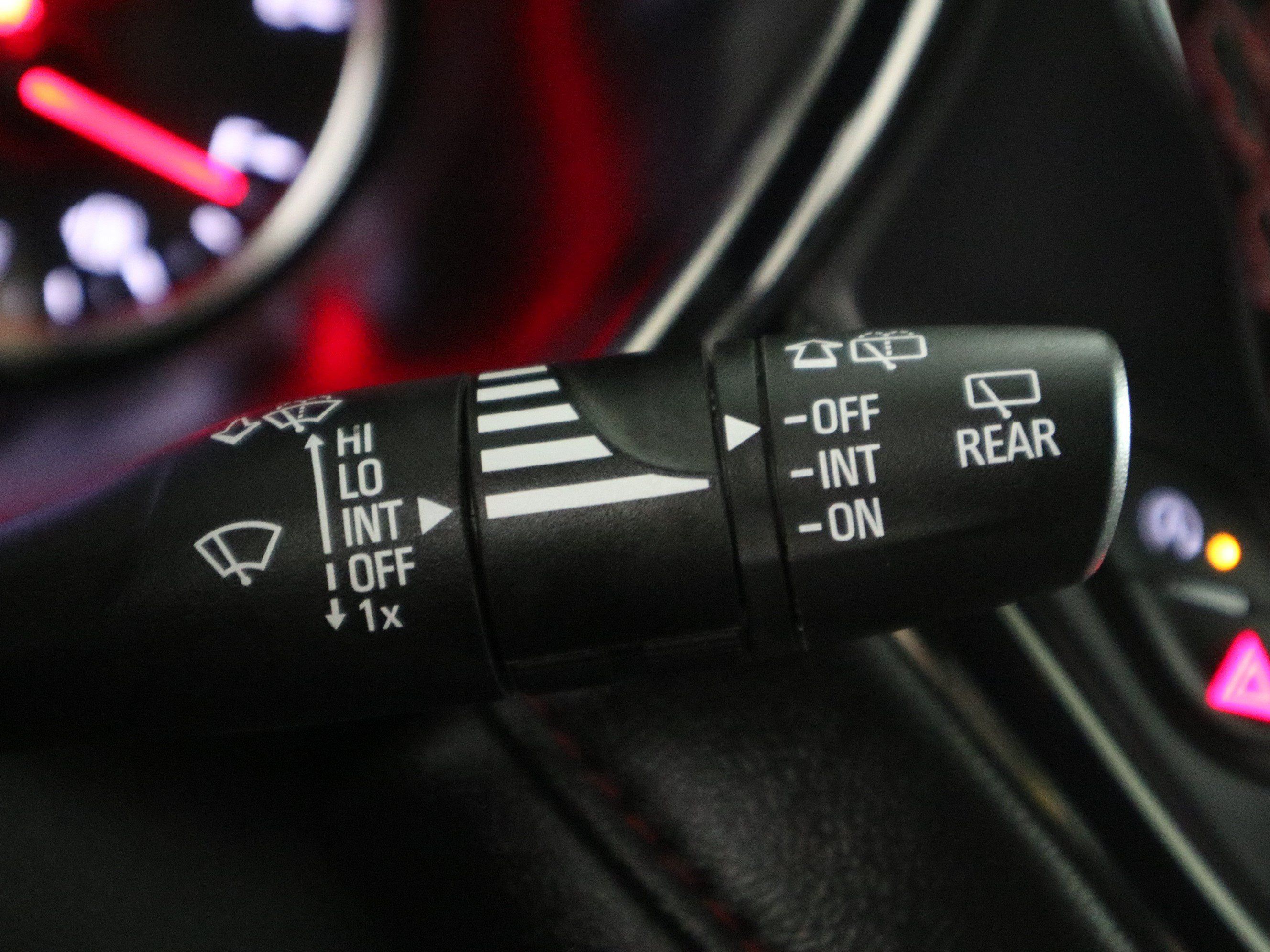 Used 2025 Chevrolet Blazer RS FWD image 31