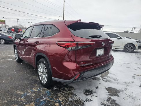 Used 2020 Toyota Highlander Limited image 7