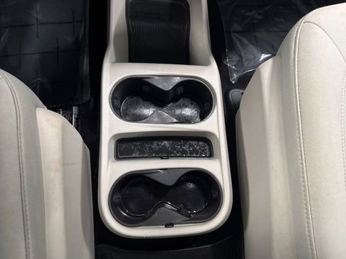 Used 2017 Chrysler Pacifica LX image 47