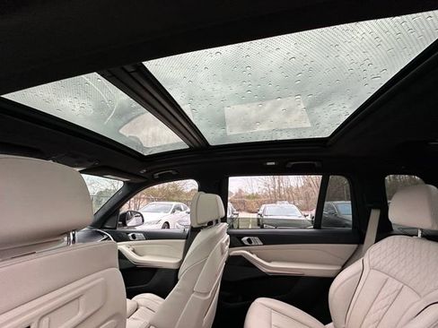 Used 2021 BMW X7 M50i w/ Executive Package image 41